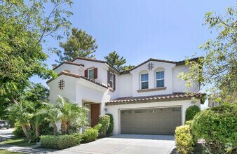 Building Photo - 14585 Westfield Ave