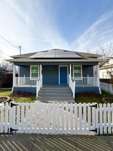 Building Photo - 1305 Florence St