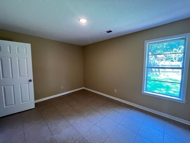 Foto del edificio - Renovated 4 Bedroom 2 Bath home for Rent!