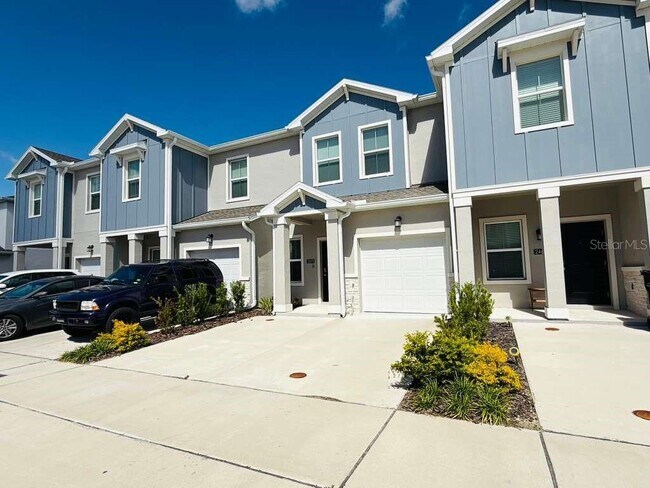 Building Photo - 2473 Skyline Lp