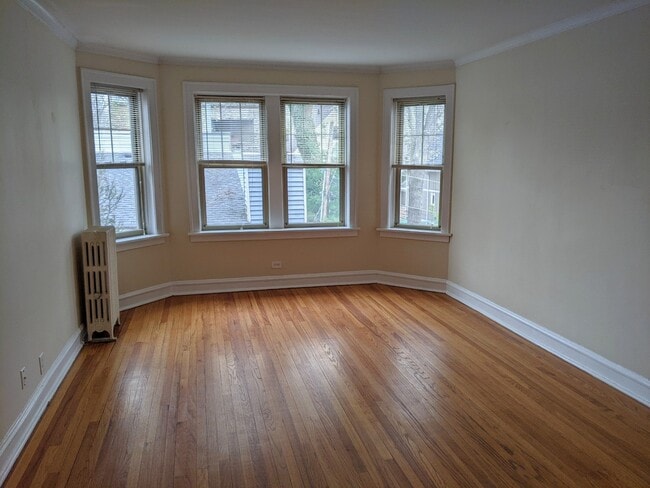 Building Photo - 914 Crain St