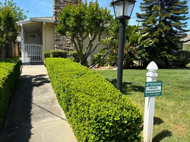 Foto del edificio - 131 E 17th St