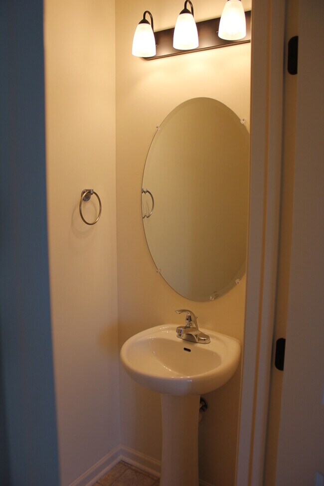 Building Photo - Townhouse for Rent in Wellington Park