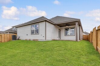 Building Photo - 15761 Bayberry Trce Dr