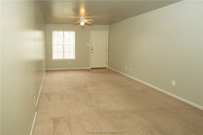 Building Photo - 1801 Woodsman Dr