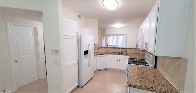 Building Photo - 2100 Jade Creek St