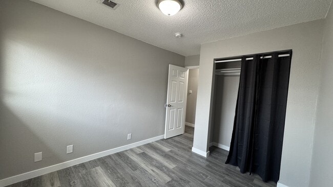 Foto del edificio - 4711-4711 W Tennessee Ave