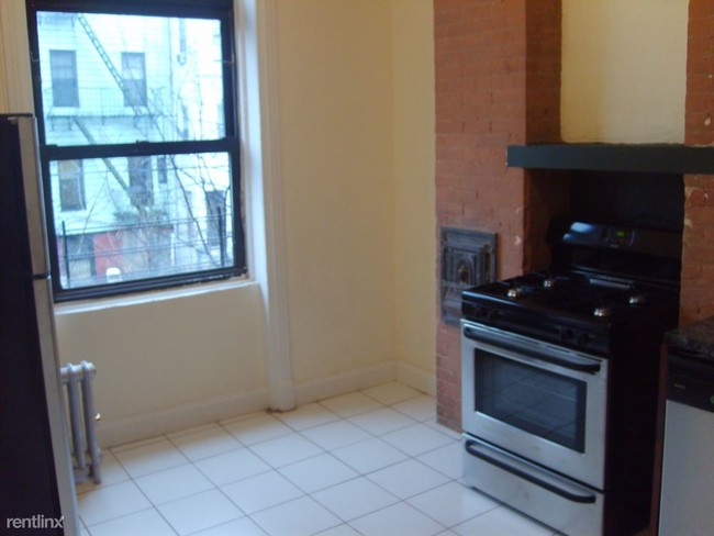 Building Photo - 1028 Bedford Ave
