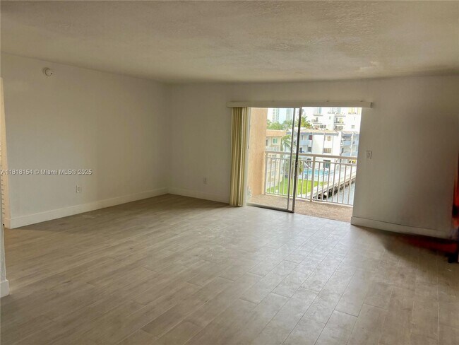 Building Photo - 17051 NE 35th Ave