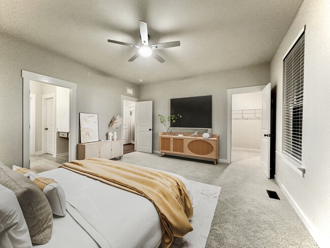 Dormitorio n.º 1 con 2 vestidores y baño en suite - 3446 Carlton St