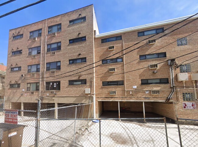 Foto del edificio - 6002 N Kenmore Ave