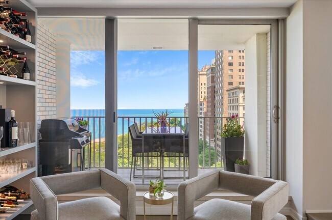 Foto del edificio - 1000 N Lake Shore Dr