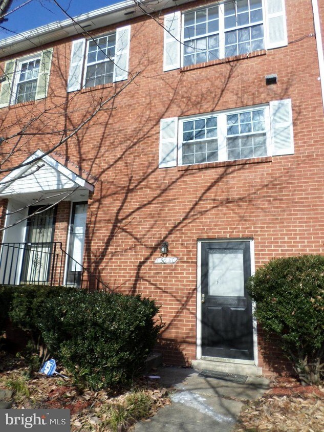 Primary Photo - 15040 Cherrydale Dr