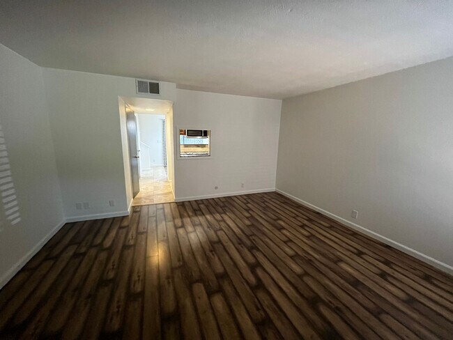 Foto del edificio - 2 Story condo in North Davis