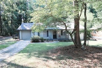 Building Photo - 2894 Sawgrass Trail SW