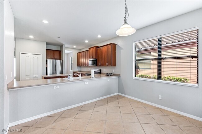 Building Photo - 12154 Country Day Cir