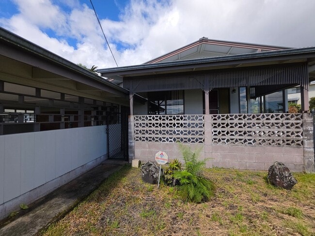 Building Photo - Available July 1 | Flexible 5-Bedroom Layout | 3.5BA Home | Secured Carport