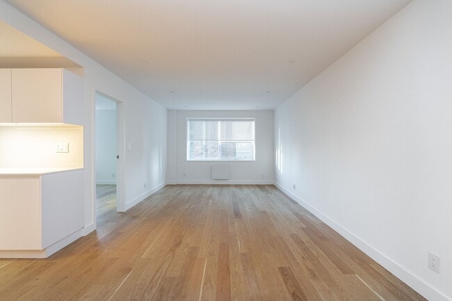 Building Photo - 49 St Clair Ave W
