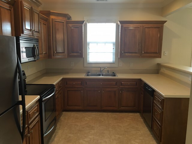 Building Photo - 109 Village Ln