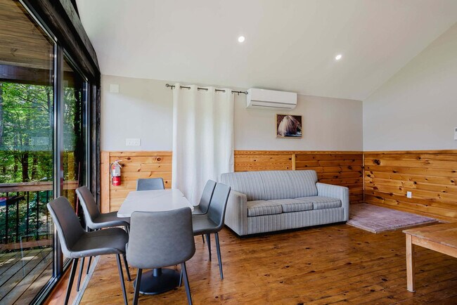 Photo du bâtiment - 2689 Muskoka District Road 118 West