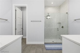 Building Photo - 711 91st Ave N