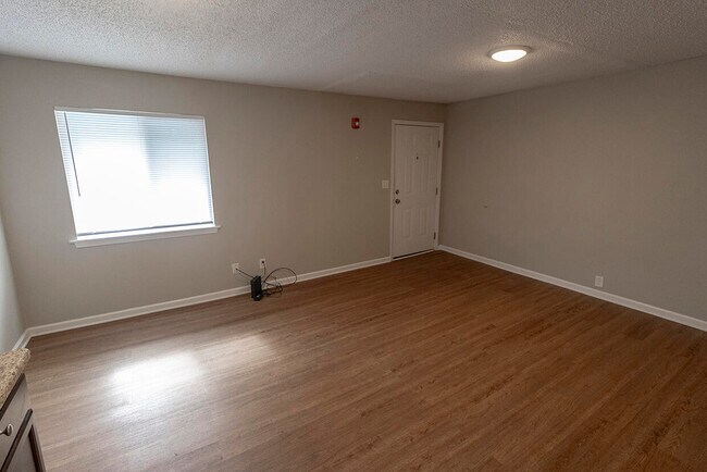 Foto del edificio - 105 N Garth Ave