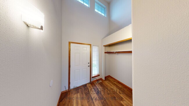 Foto del edificio - 19th3710