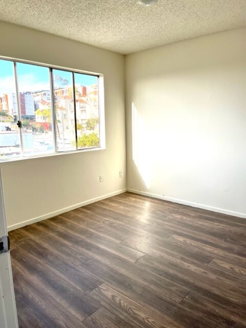 Building Photo - 974 Figueroa Terrace