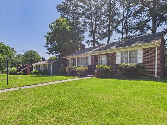 Building Photo - 910 Northampton Rd
