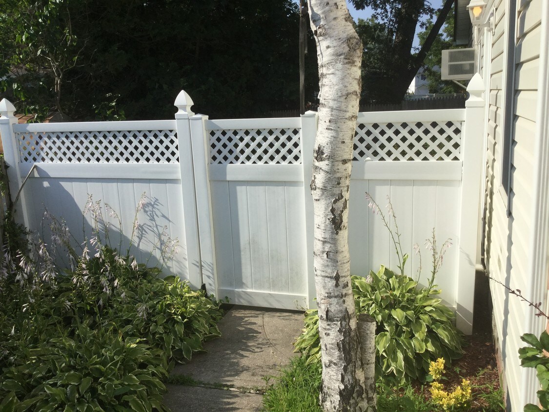 8 Star Ct Unit 1, North Babylon, NY 11703 Apartments in North Babylon