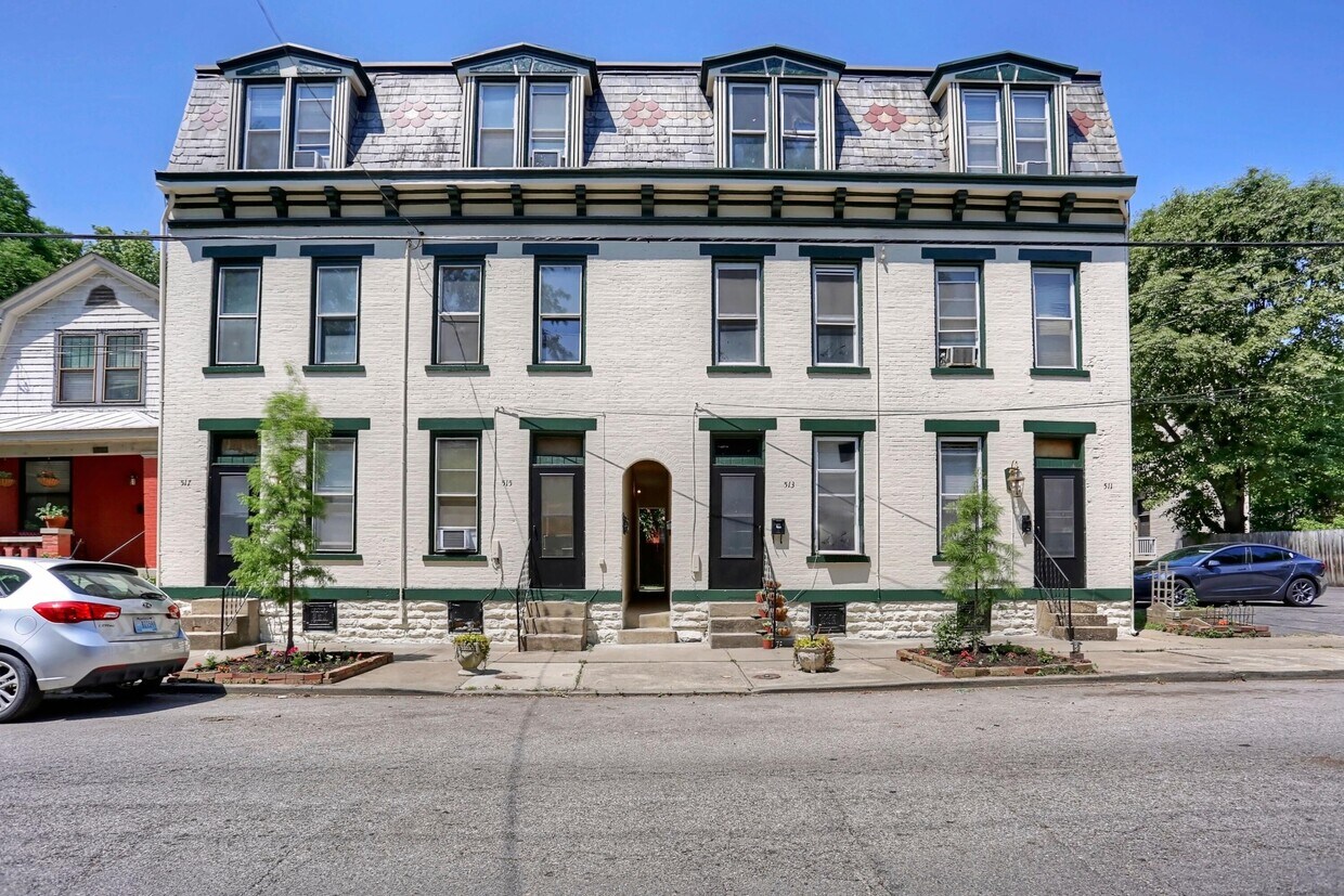 Primary Photo - 517 Sanford St