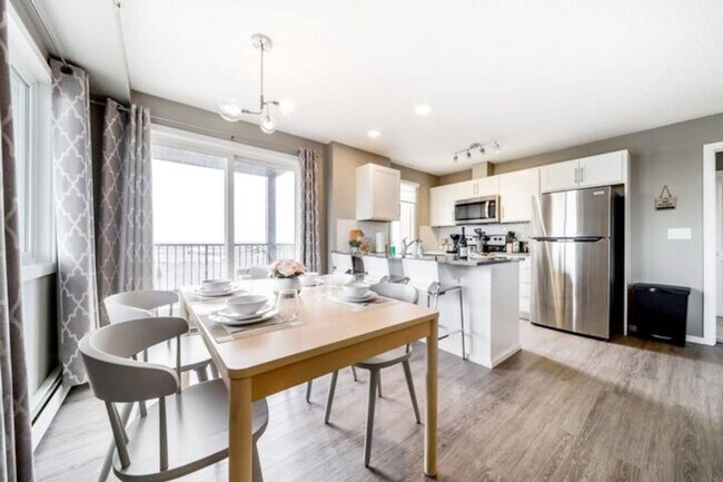 Photo du bâtiment - 397 Windermere Rd NW