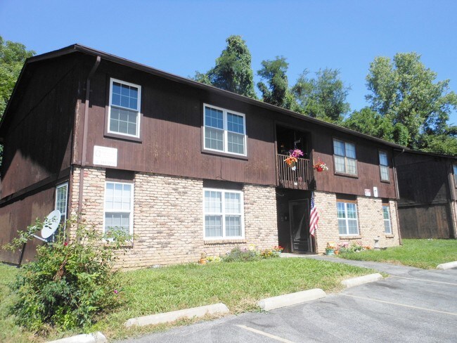 Building Photo - 805 S Morrison Ave