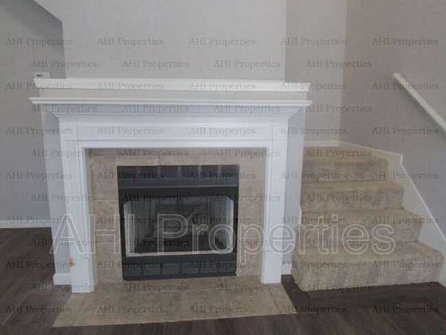 Building Photo - 224 Park Village Cir