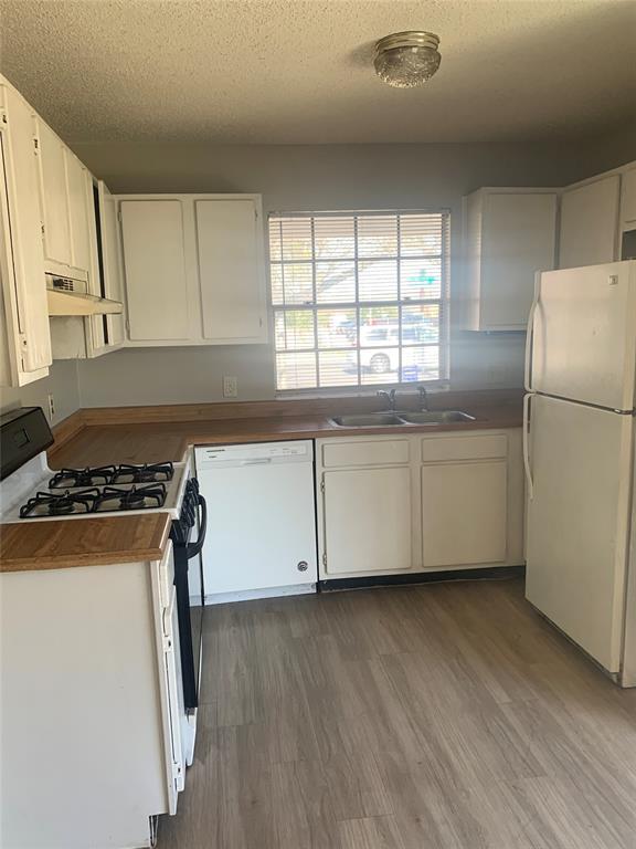 Foto del edificio - 7701 Croftwood Dr