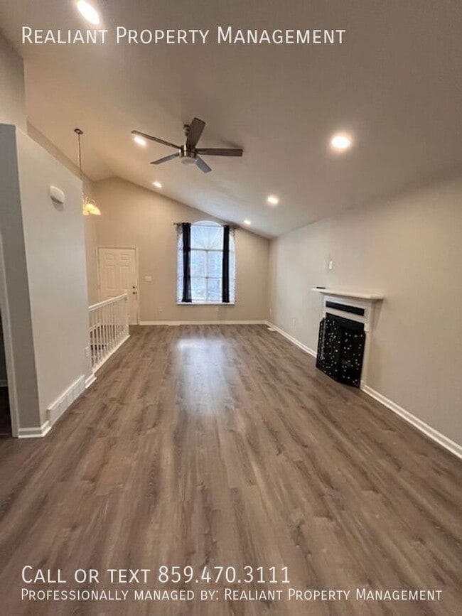 Foto del edificio - 353 Chase Pl