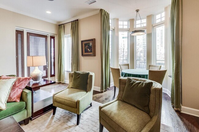 Foto del edificio - 423 E Benton Pl