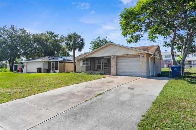 Building Photo - 5330 Poinsettia Dr