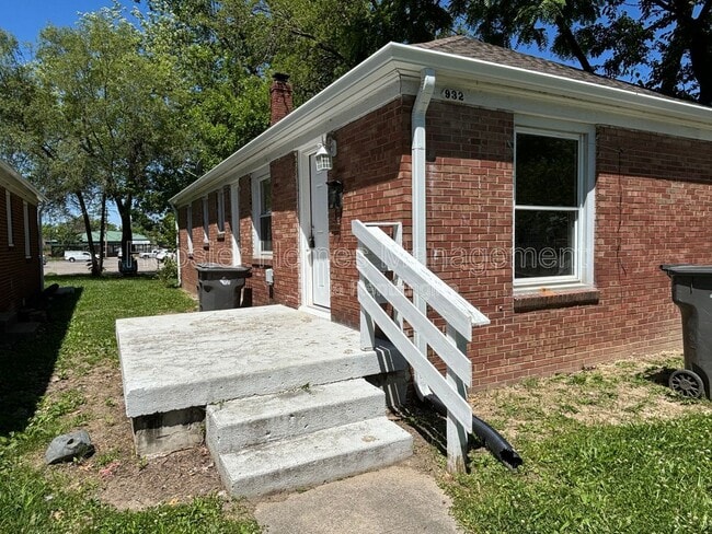 Photo - 932 N Leland Ave Townhome