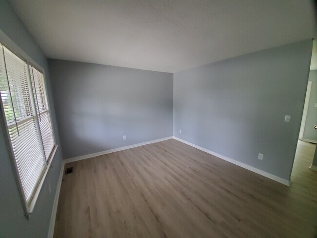 Building Photo - 1176 Andrews Rd