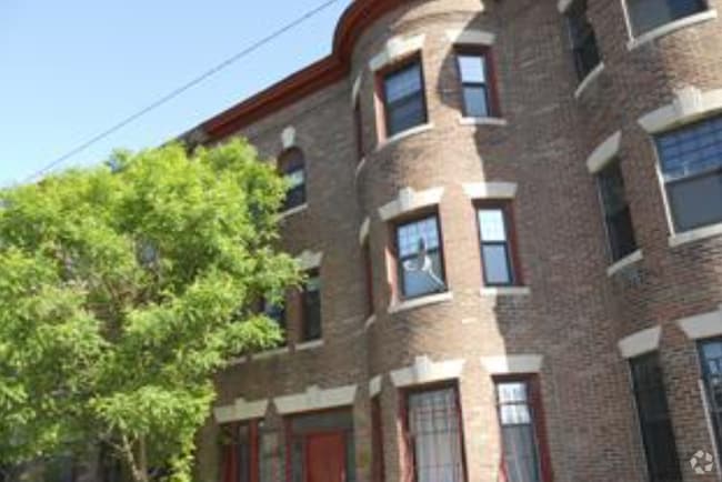 Building Photo - 533 Newbury St