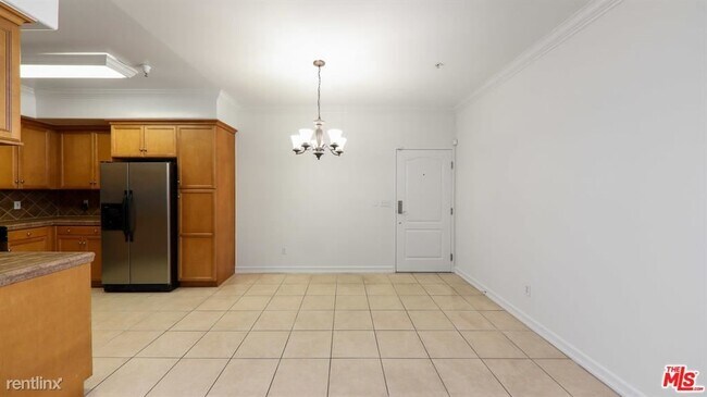 Foto del edificio - 2335-2335 S Bentley Ave