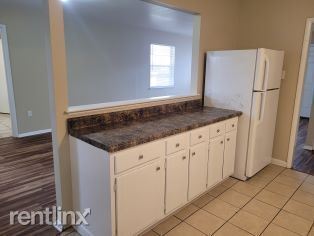 Foto del edificio - 3 br, 1 bath House - 2211 Swetman Blvd