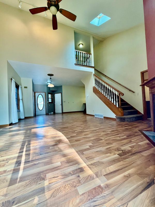 Foto del edificio - 2585 N Millbrook Rd
