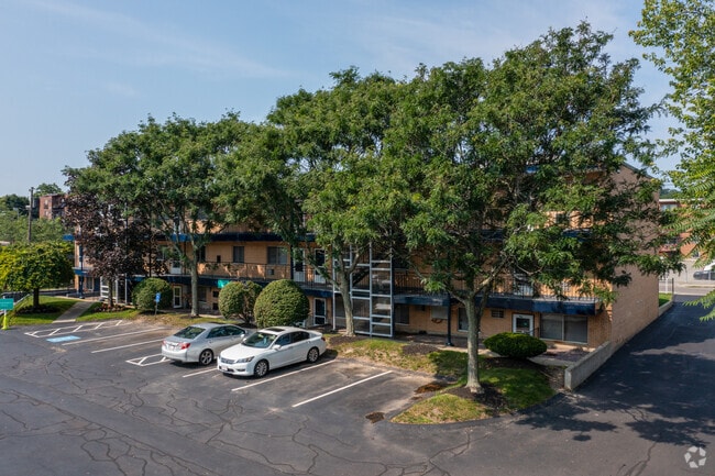 Building Photo - Stony Brook Village