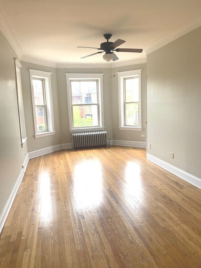 Foto del edificio - 838 W Sunnyside Ave