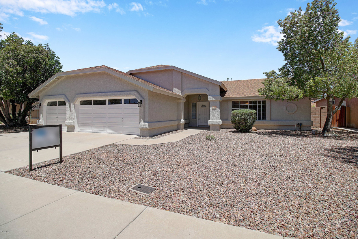 Primary Photo - 4326 W Creedance Blvd