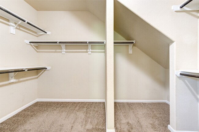 Foto del edificio - 15727 Whisper Woods Dr