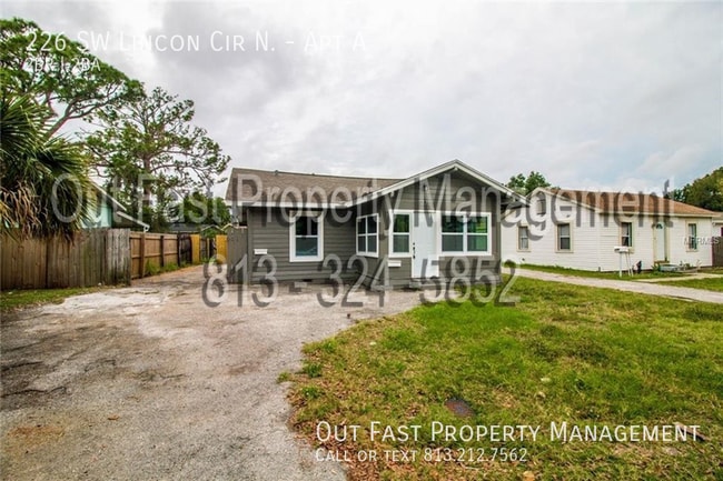 Building Photo - 226 SW Lincoln Cir N