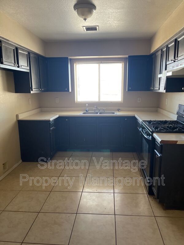 Foto del edificio - 529 W Melrose Dr